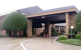 Quality Inn & Suites Searcy I-67